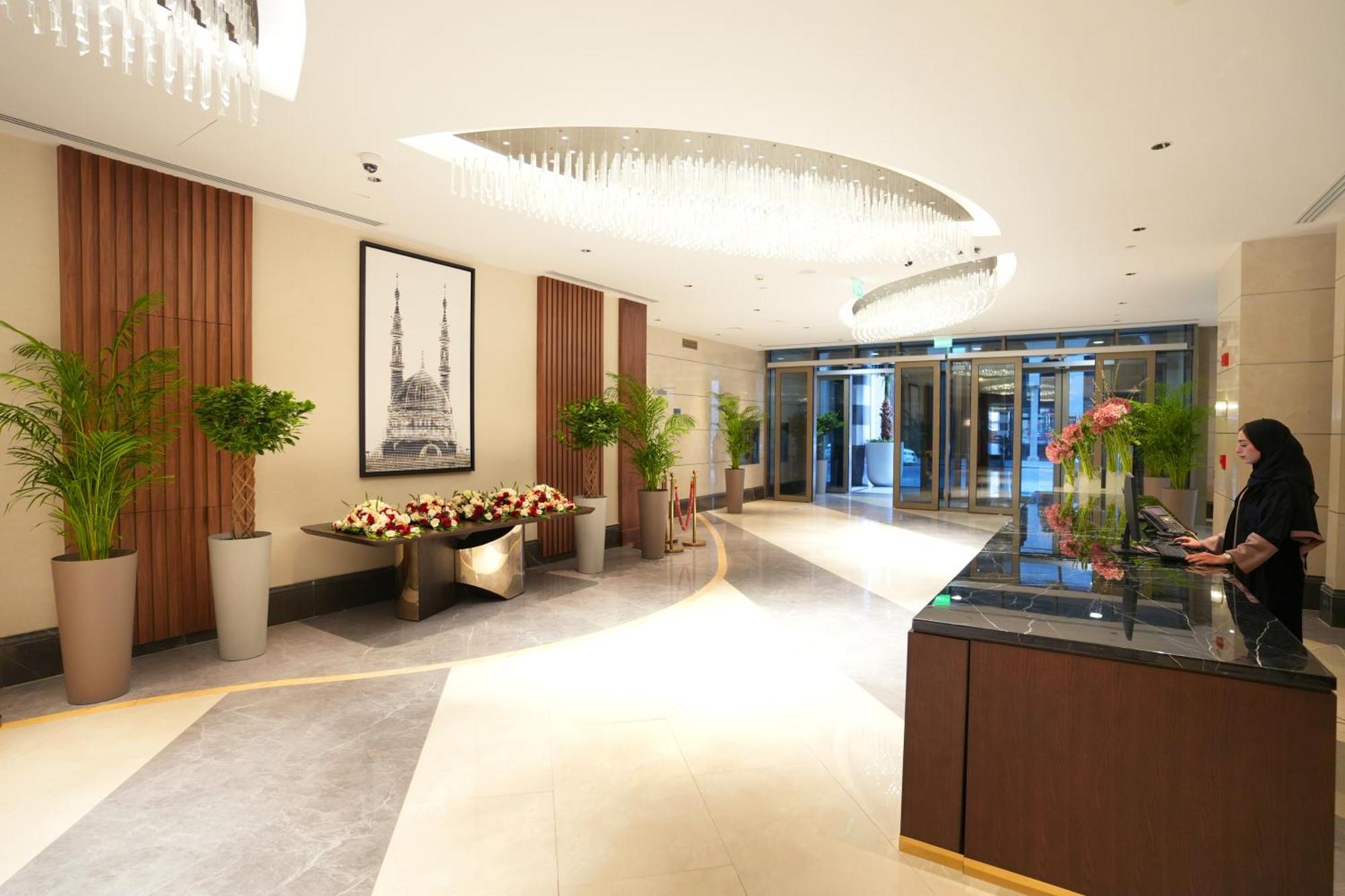 Hotel Peninsula Worth *